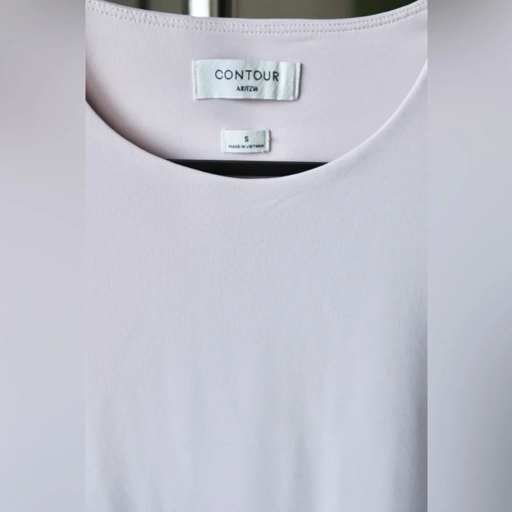 Aritzia Contour Crew Longsleeve Bodysuit - Halo Pink - Small - Picture 2 of 7